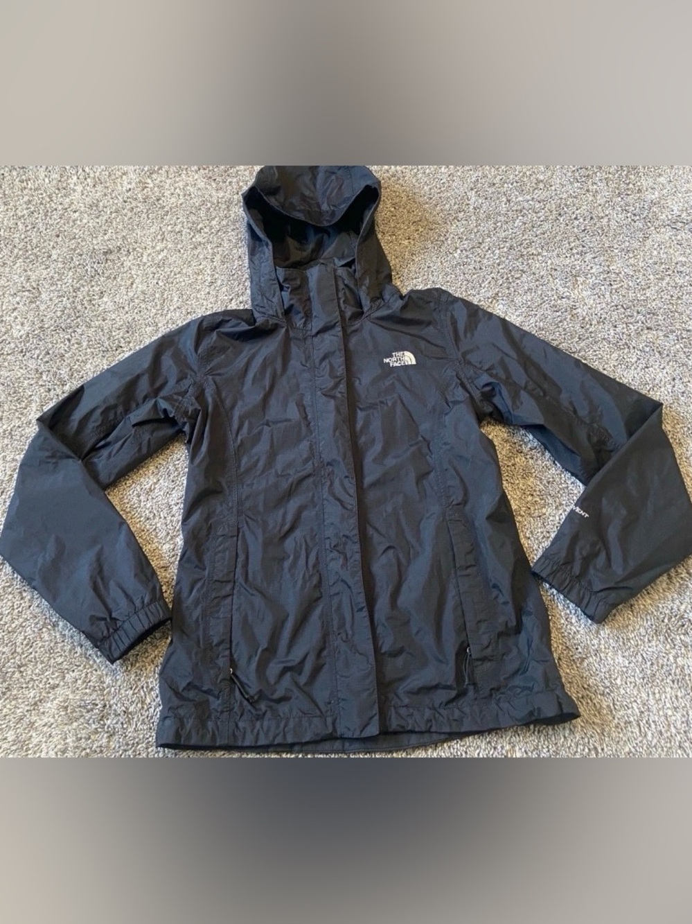Northface hyvent windbreaker jacket women small
Black
